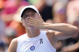 Kiedy gra Iga Świątek kolejny mecz WTA Montreal O której gra Iga Świątek mecz dzisiaj z Muchovą