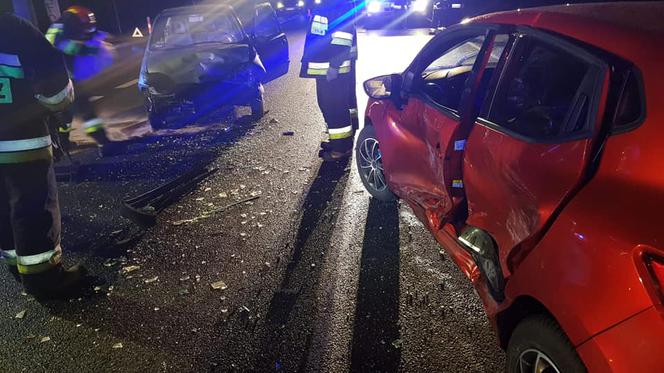 Wypadek na DK 25 w Chmielnikach! Cztery osoby trafiły do szpitala! [ZDJĘCIA]