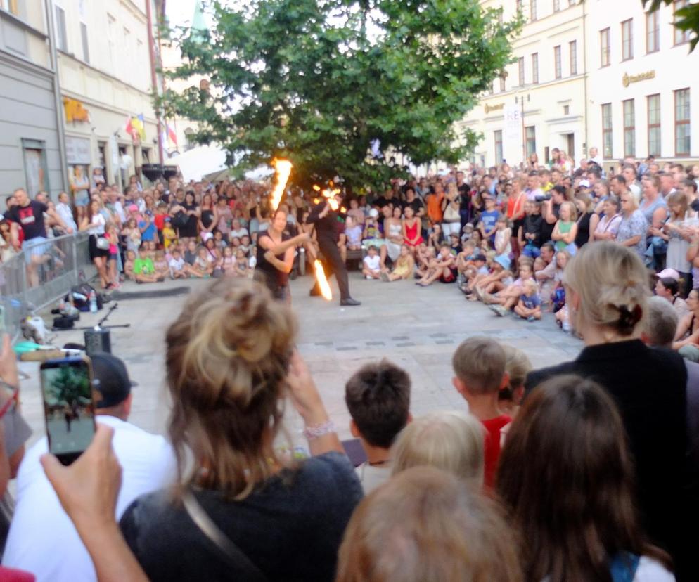 Carnaval Sztukmistrzów w Lublinie. Przyjechali artyści z całego świata. Niesamowity popis umiejętności