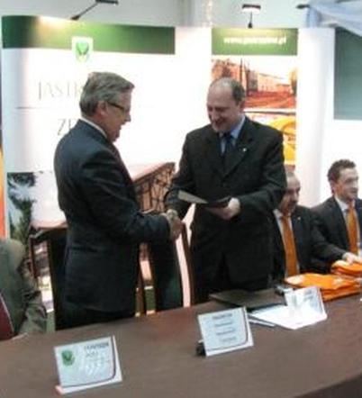 Uroczyste podpisanie umowy odbyło się 21 grudnia 2009 r. w Domu Zdrojowym w Jastrzębiu Zdroju