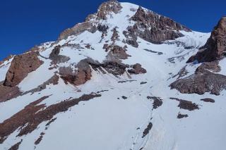 Policjant z Kielc na szczycie góry Kazbek w Gruzji