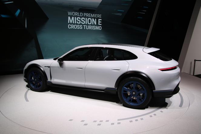 Porsche Mission E Cross Turismo