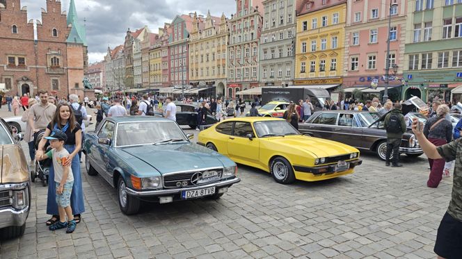 Parada zabytkowych samochodów