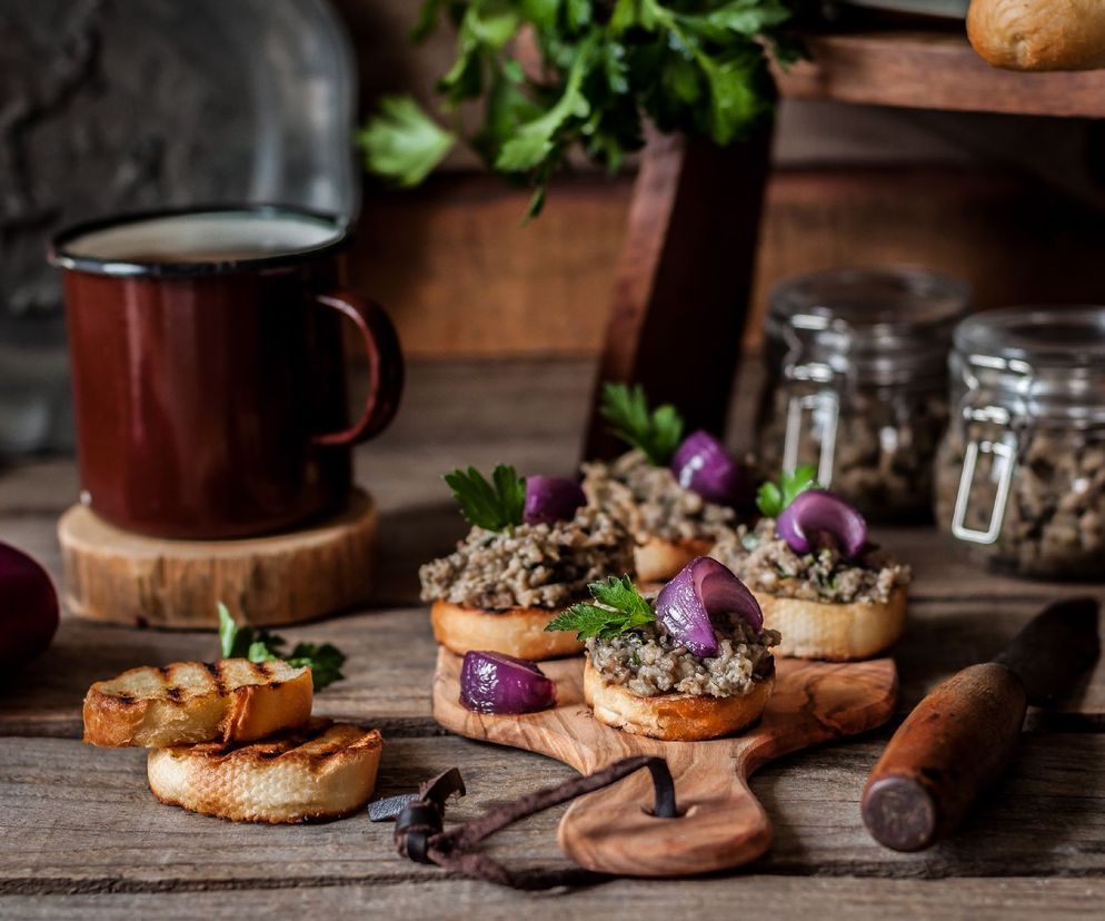 Pasta z grzybów leśnych do słoików: przepis na kawior z grzybów