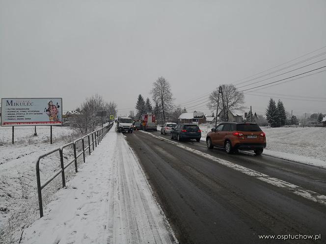 W Tuchowie ZDERZENIE czterech pojazdów. Utrudnienia na drodze 