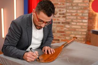 Kacper Kuszewski w programie „Łowcy skarbów. Kto da więcej”