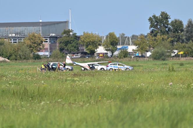 Wypadek awionetki na lotnisku w Szczecinie-Dąbiu