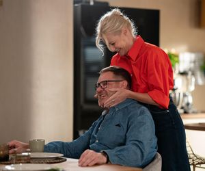 Rodzinka.pl 17 sezon odcinek 295 (odc. 8). Ludwik (Tomasz Karolak), Natalia (Małgorzata Kożuchowska)