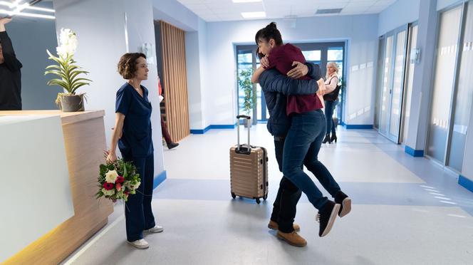 Na dobre i na złe, odc. 739. Julka (Aleksandra Hamkało), Bart (Piotr Głowacki), Wera (Magdalena Celmer)