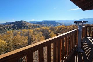 Nowa wieża widokowa w Małopolsce już otwarta. Warto wybrać się tam zwłaszcza jesienią