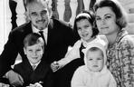 Książę Rainier, Grace Kelly, książę Albert, księżniczka Caroline i kiężniczka Stephanie