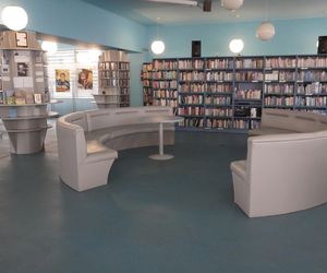 To jedna z najpiękniejszych bibliotek w Polsce. Przypomina kosmiczną przestrzeń. Niebawem zmieni siedzibę