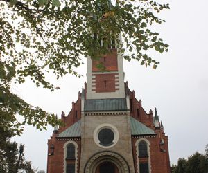 To jedna z najstarszych wsi w Małopolsce. Jest nazywana polskim Lourdes