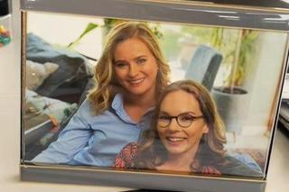 M jak miłość na planie. Julia (Marta Chodorowska), Sylwia (Hanna Turnau)