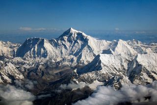 Dramat na Mount Everest. Zamieć uwięziła setki turystów. Trwa akcja ratunkowa