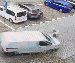 Namysłów. Ciężarna kobieta potrącona na przejściu dla pieszych. Wypadek zarejestrowała kamera [ZDJĘCIA]