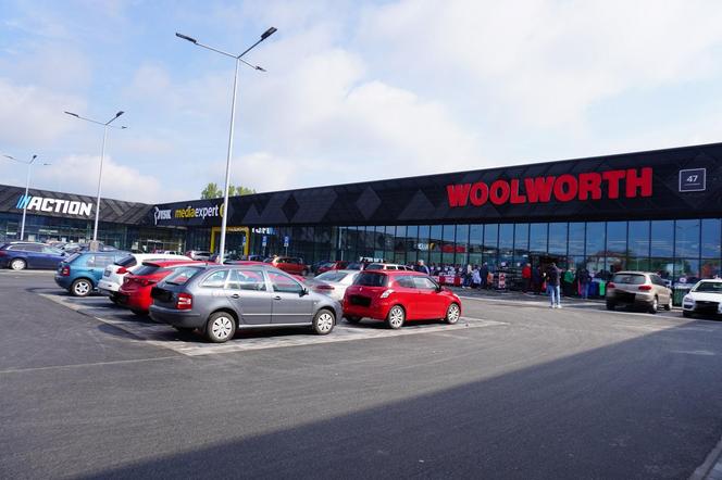 Tłumy na otwarciu Woolworth w Katowicach