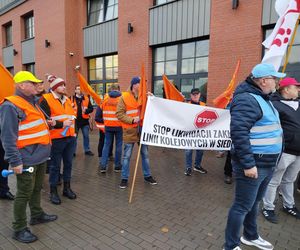 Pracownicy Zakładu Linii Kolejowych pikietowali w Siedlcach! Poparli ich siedleccy radni