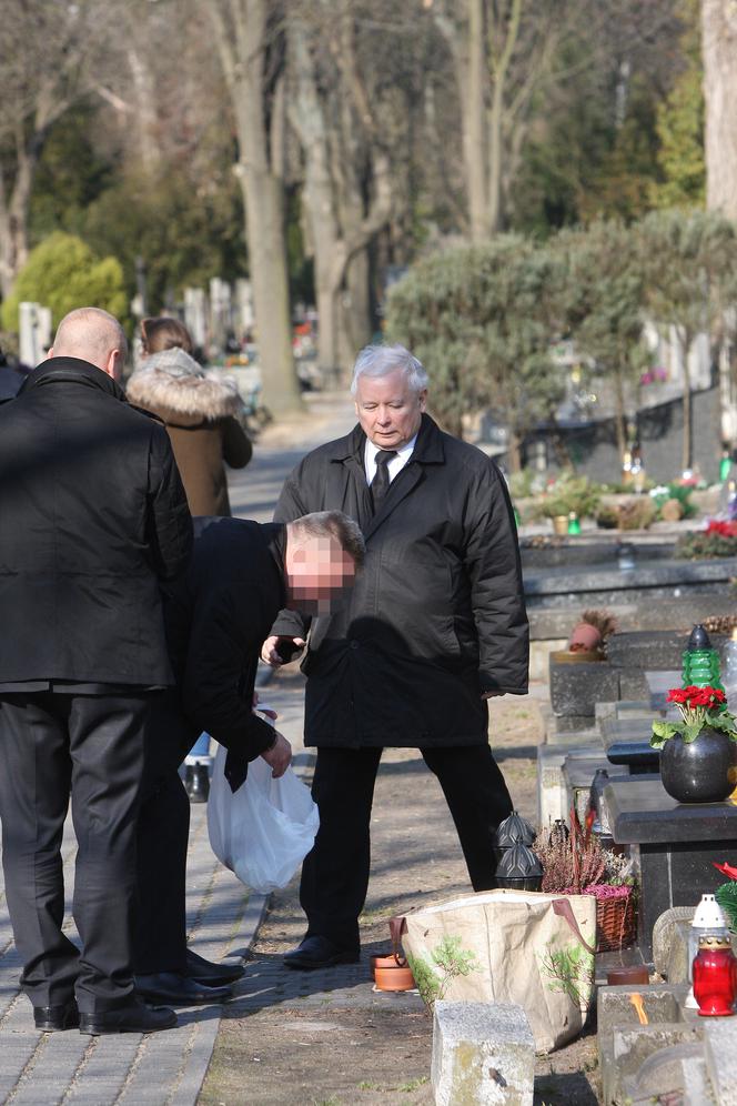 KACZYŃSKI NA CMENTARZU.