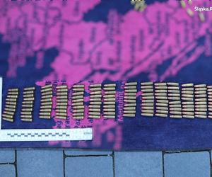 Będzin: Narkotyki warte 1 mln zł, karabiny i pistolety. Zatrzymano trzy osoby