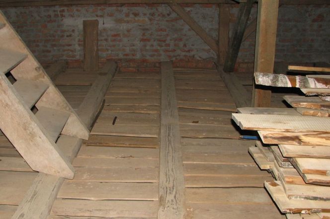 Remont stropu drewnianego. Izolacja starego stropu keramzytem