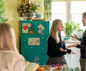 M jak miłość odc. 1864. Lenka (Olga Cybińska), Sara (Nadia Smyczek), Piotrek (Marcin Mroczek)