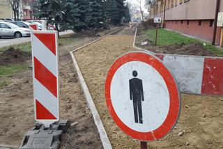 Budują ściężkę rowerową przy ul. Dąbrowskiego w Lesznie