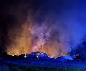 Gigantyczny pożar hali niedaleko Warszawy. Powołają specjalny zespół prokuratorski