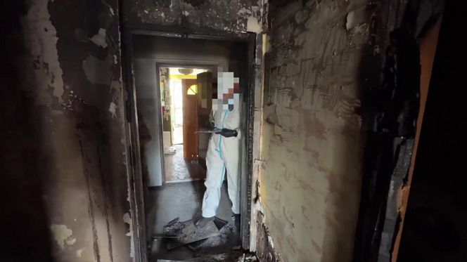 Policjanci pokazali jak wygląda wnętrze spalonego budynku w Ząbkach. Wstrząsające obrazki