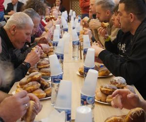 Mistrzostwa Poznania w jedzeniu pączków na czas