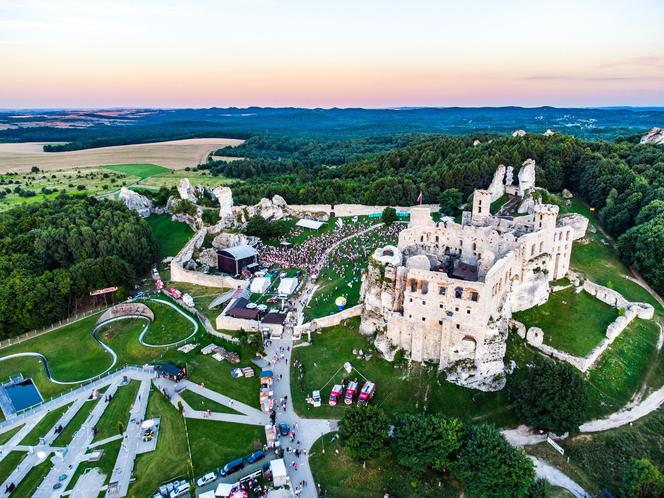 Zamek Ogrodzieniec. Tajemnicza warownia na mapie Polski