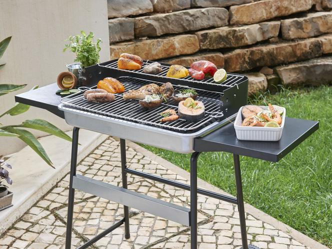 Grilling: jak grillować przez cały rok? Dobry sprzęt i zasady bezpieczeństwa