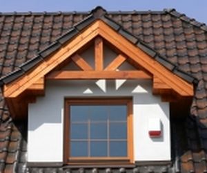 Instalacja alarmowa w domu: jak nią sterować i gdzie rozmieszczać czujki?