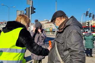 W walentynki policja przypomina, że kochać musimy się też na drodze