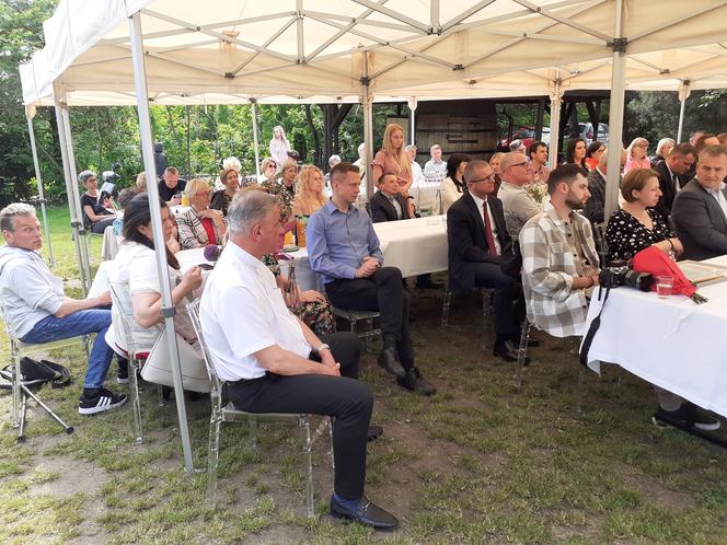 W uroczystości z okazji 10-lecia Szansy w Siedlcach wzięli udział przedstawiciele różnych lokalnych organizacji pomocowych