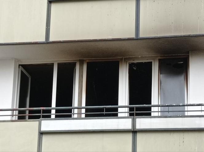 Pożar bloku w Warszawie, młoda kobieta spaliła się w kuchni