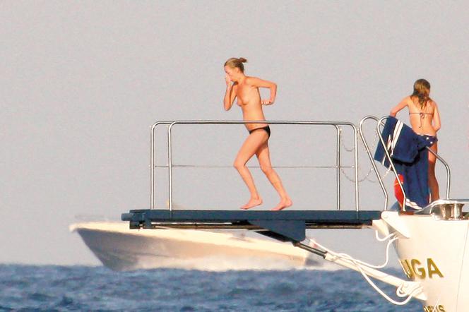 Kate Moss robi plum!