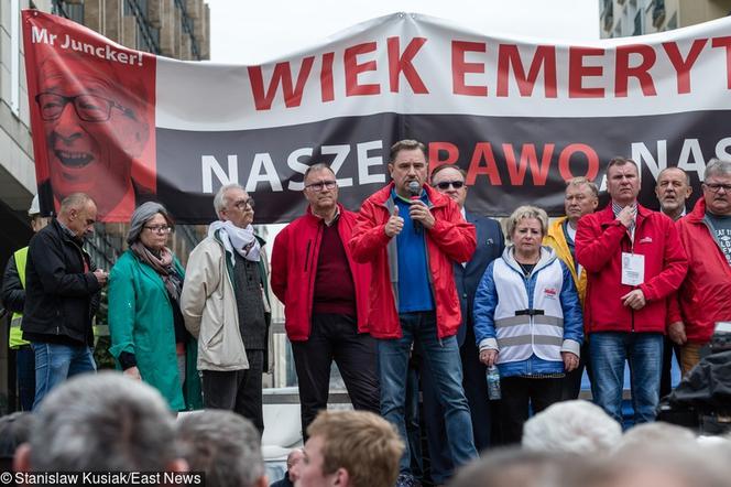 Piotr Duda na manifestacji Solidarności pod siedzibą Komisji Europejskiej w Warszawie