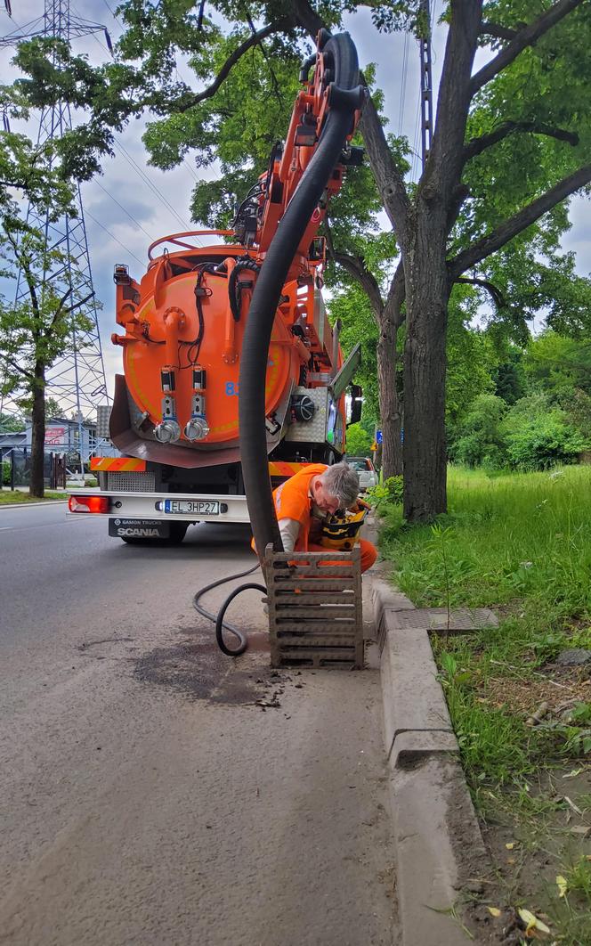 Uchronić Łódź przed zalaniem! Służby ZWiK wykorzystują różne rozwiązania [ZDJĘCIA]