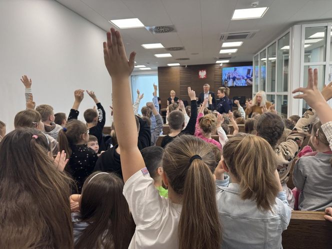 Wilki na ławie oskarżonych.