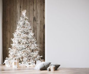 Świąteczne choinki w bieli