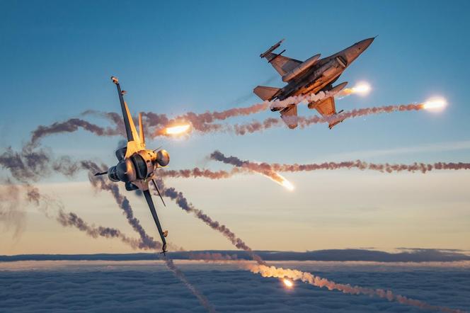 Myśliwce F-16 nad Malborkiem