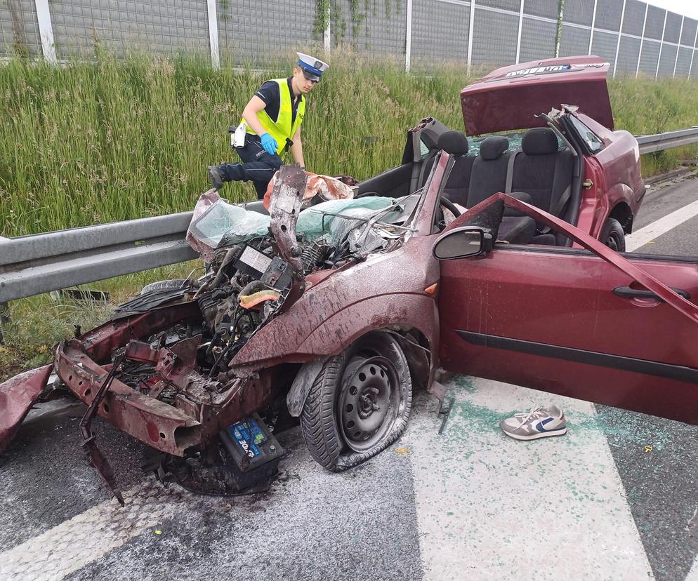 Wypadek śmiertelny na autostradzie A4 pod Tarnowem. Osobówka zderzyła się z autobusem