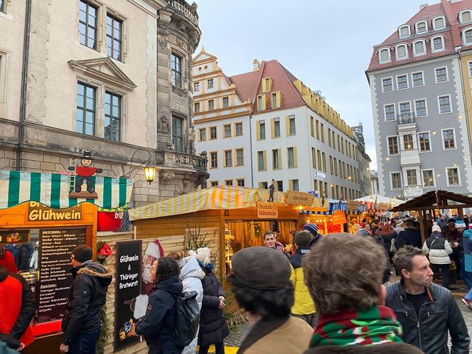 Najstarszy jarmark bożonarodzeniowy w Niemczech. Drezno zachwyca turystów z całego świata 