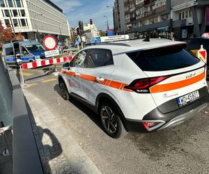 Metalowa belka przebiła tramwaj i nogę pasażera. Poszkodowany trafił do szpitala