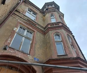 Zabytkowa kamienica przy Królowej Jadwigi w Lesznie odzyska dawny blask