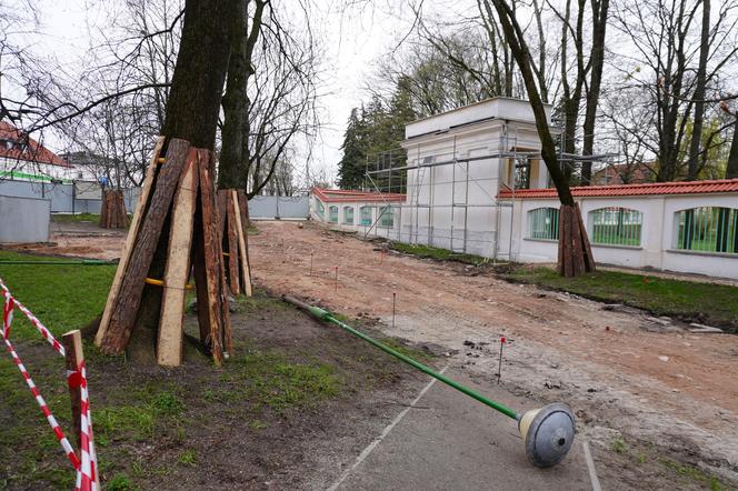 Remont parku Planty. Nie było dostępu do słynnej białostockiej toalety