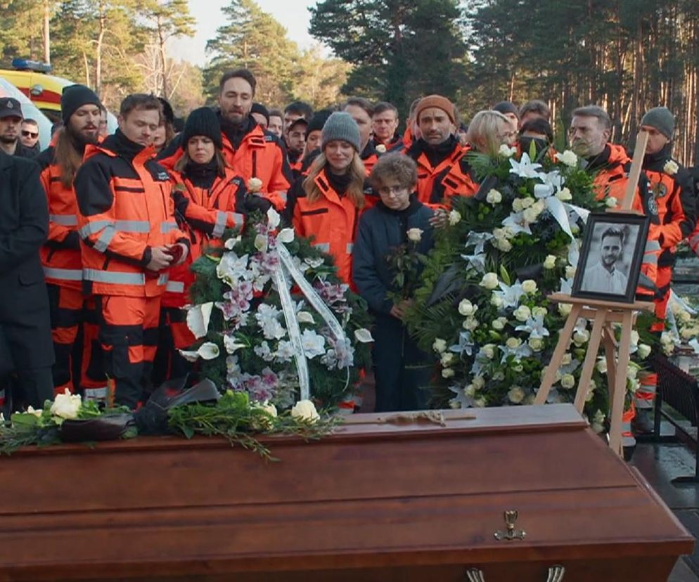 Na sygnale, odcinek 707: Poruszający pogrzeb Kuby. Takimi słowami Nowy pożegna zmarłego Kubę przed złożeniem trumny do grobu - ZDJĘCIA
