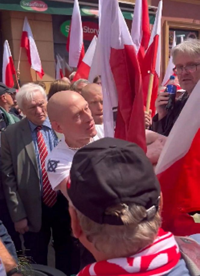 Incydent w Warszawie. Faszyści na marszu! Doszło do szarpaniny