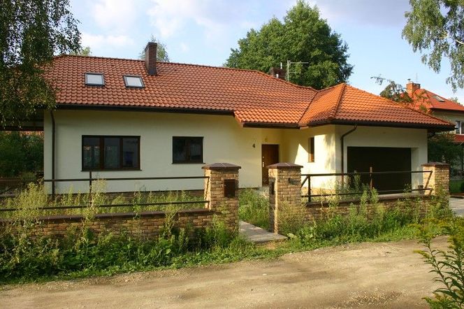 Wysoko nad głową w domu Z wykuszami